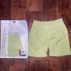 XS Alphalete Frozen Spring Amplify Shorts